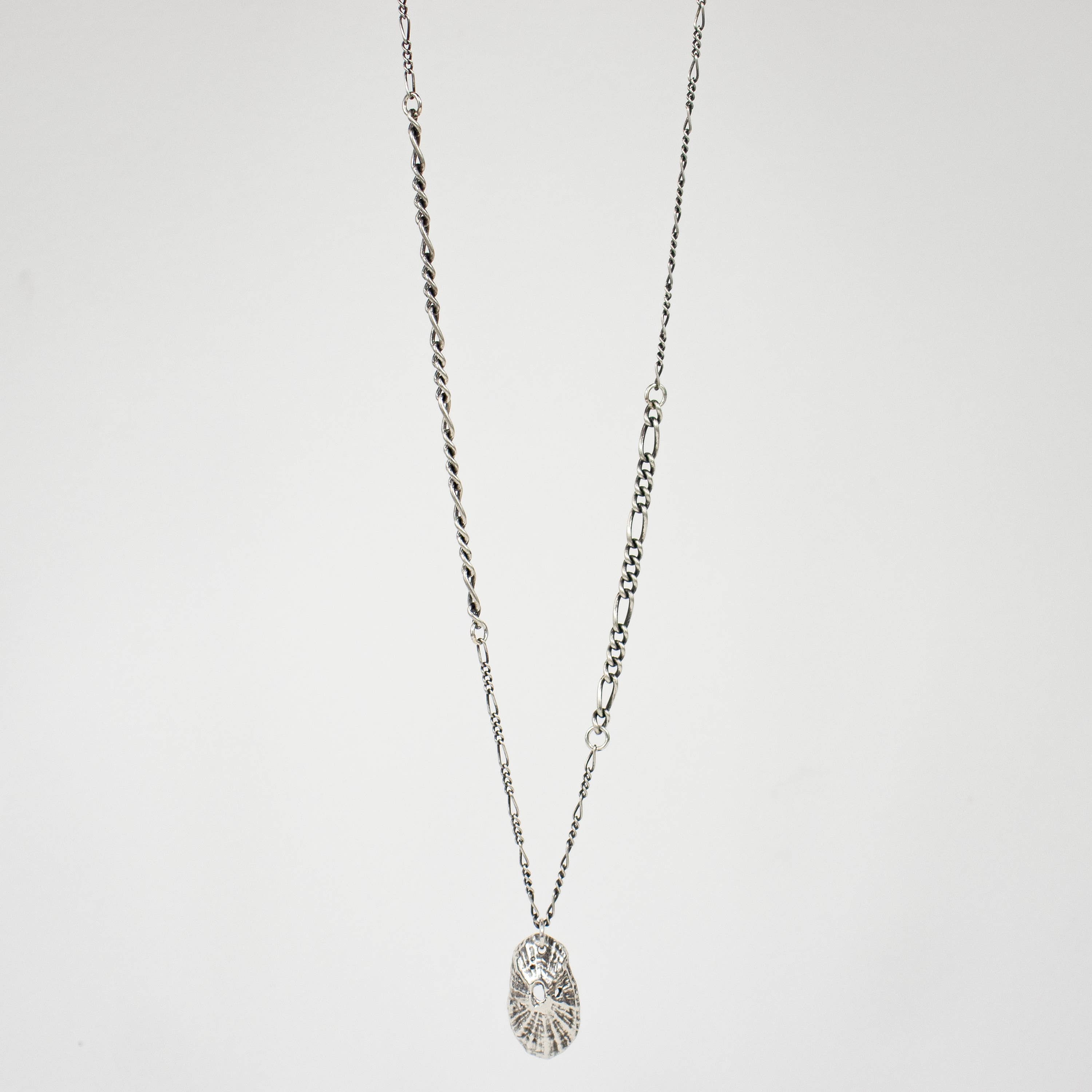 SILVER KEYHOLE SHELL MIXED-CHAIN PENDANT NECKLACE