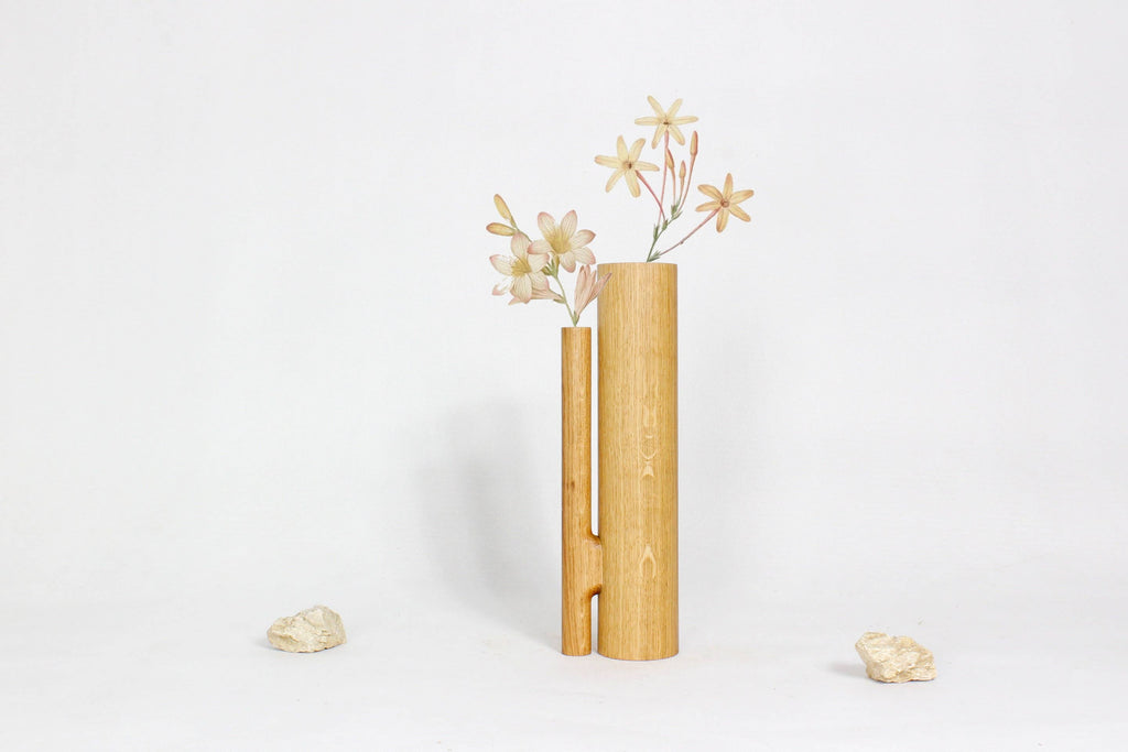 Soliflore Vase "Mesa"  in Solid Oak.