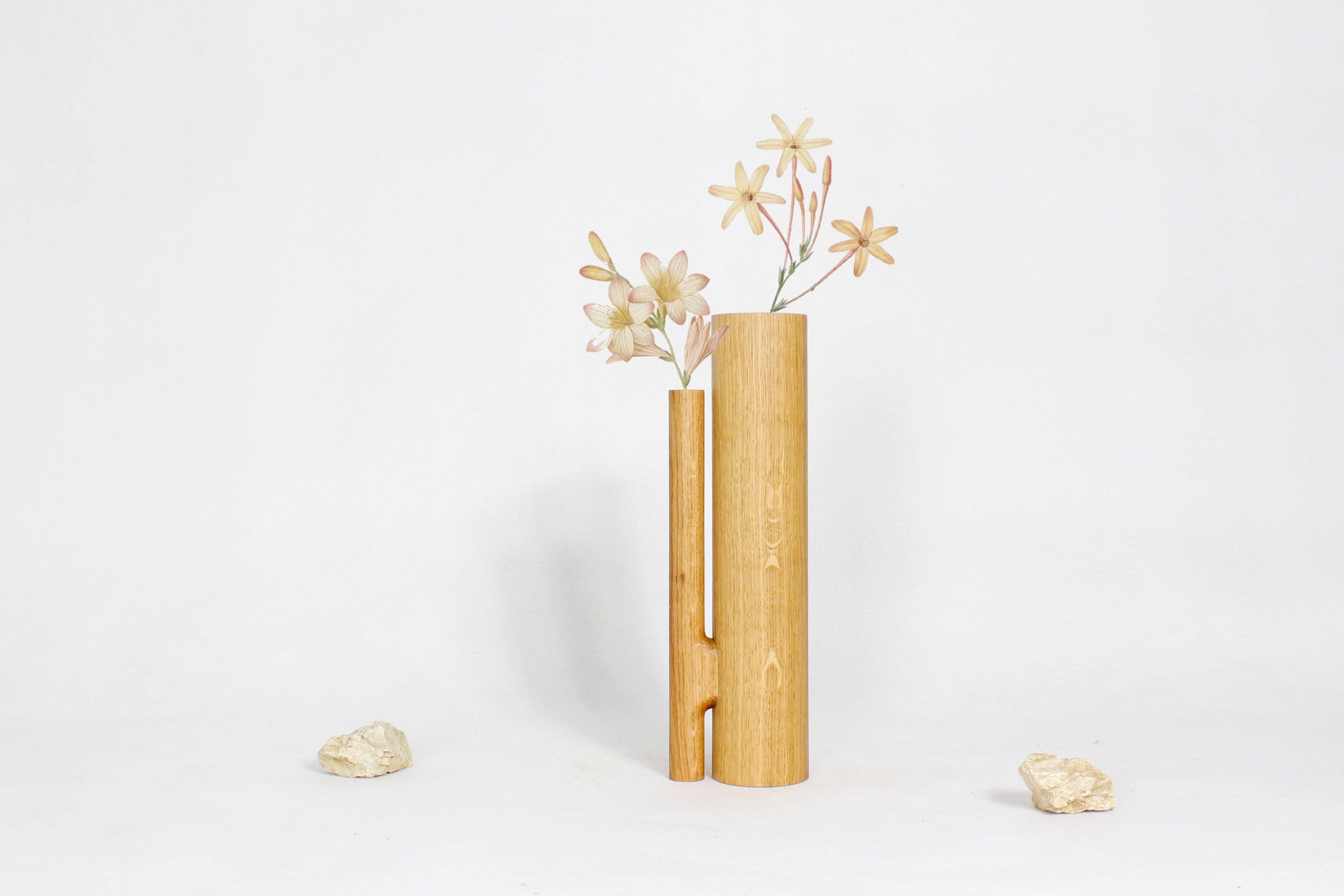 Soliflore Vase "Mesa"  in Solid Oak.