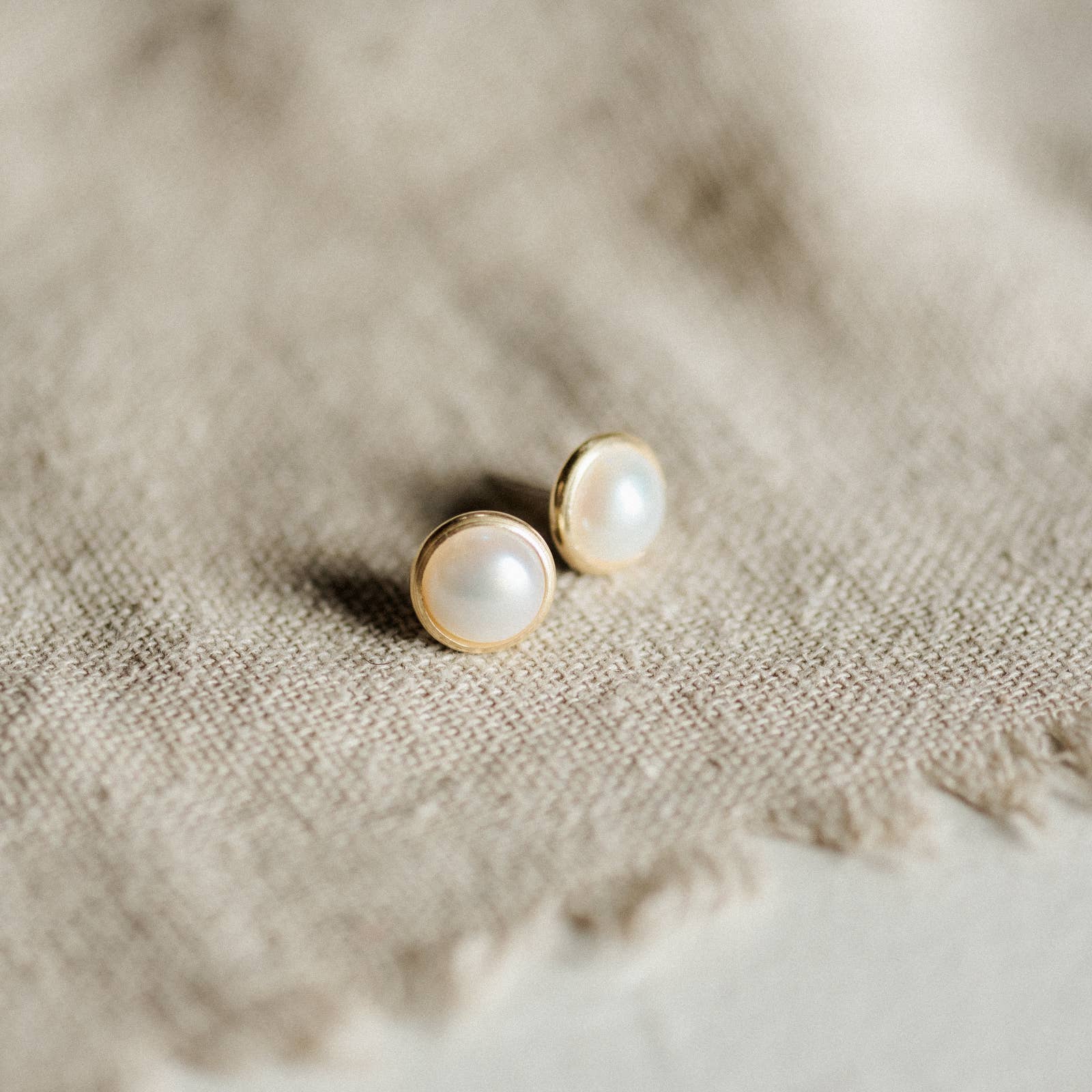 Hyalite Studs // Pearl