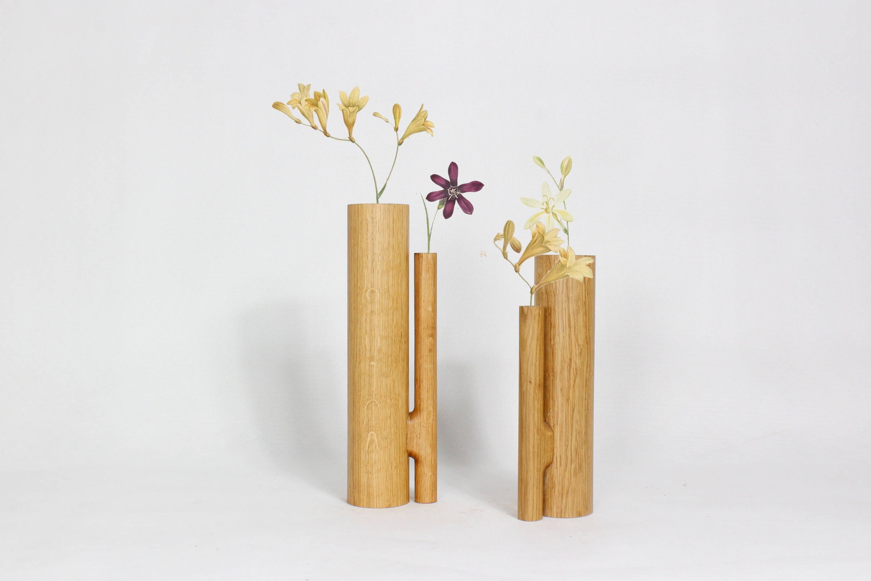 Soliflore Vase "Mesa"  in Solid Oak.