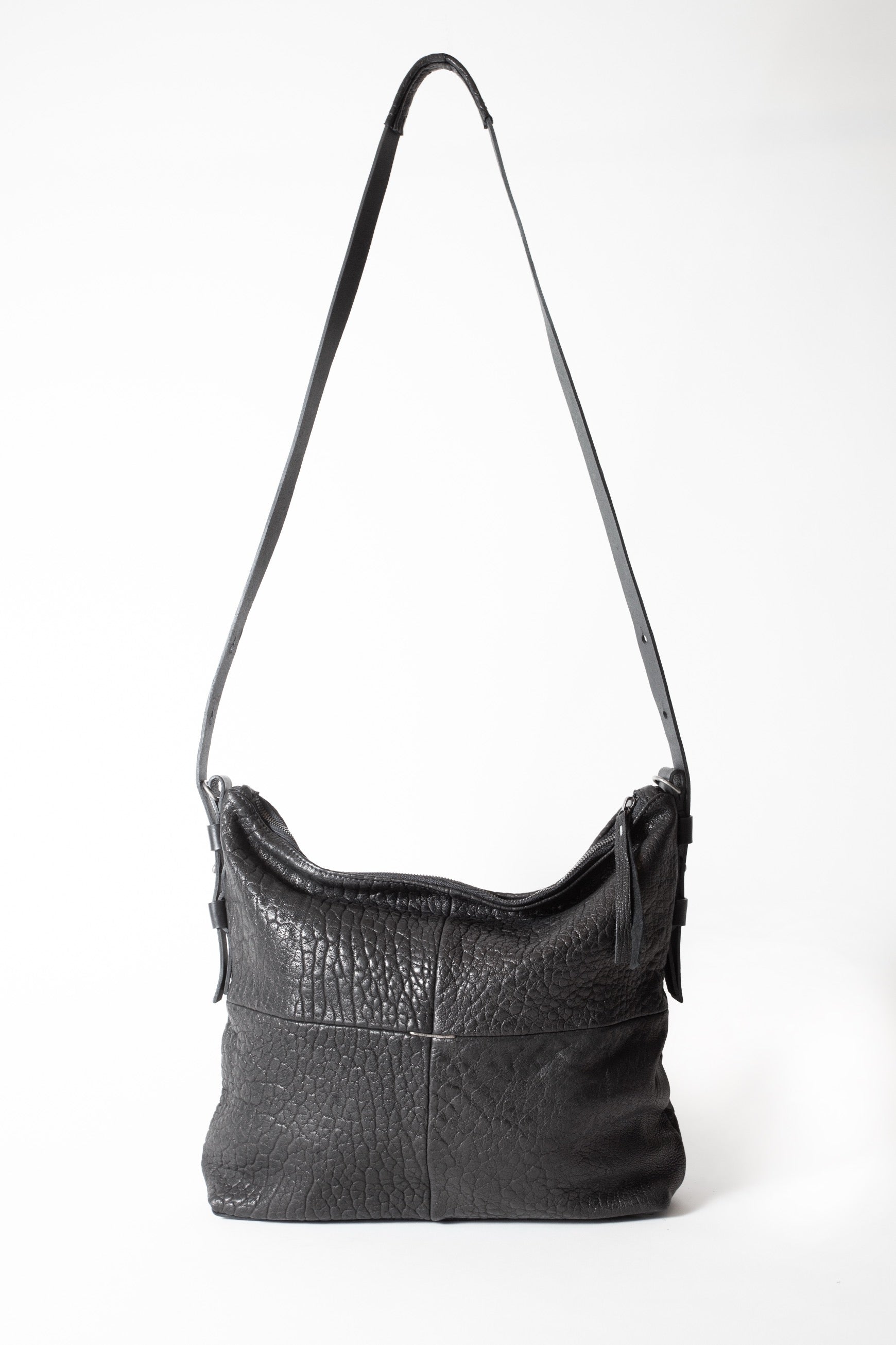 SLOUCHY BAG pebbly black