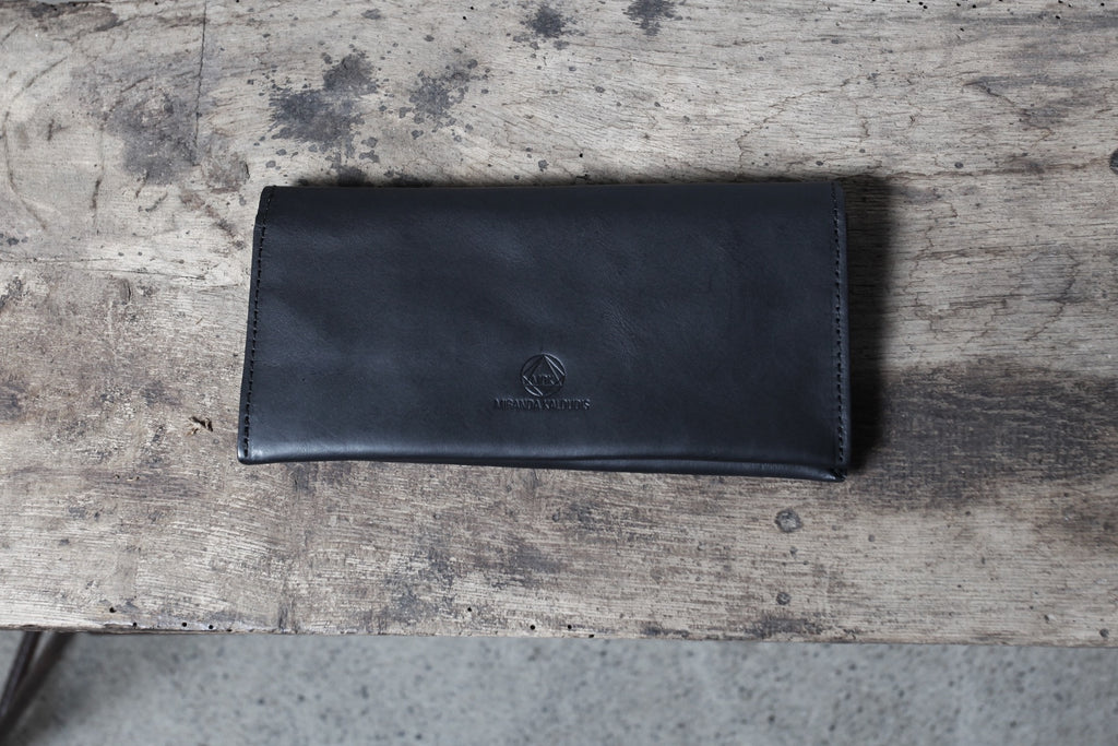 MINIMALISTIC WIDE WALLET black