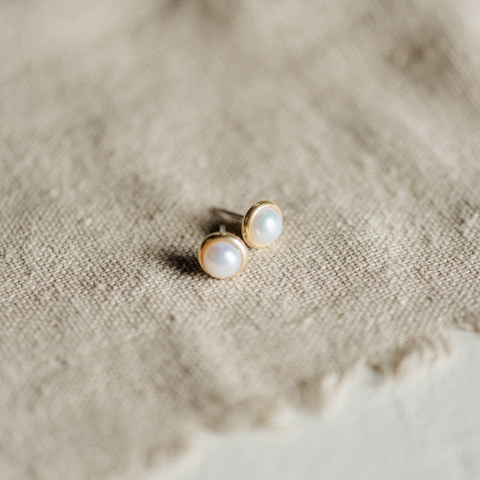 Hyalite Studs // Pearl
