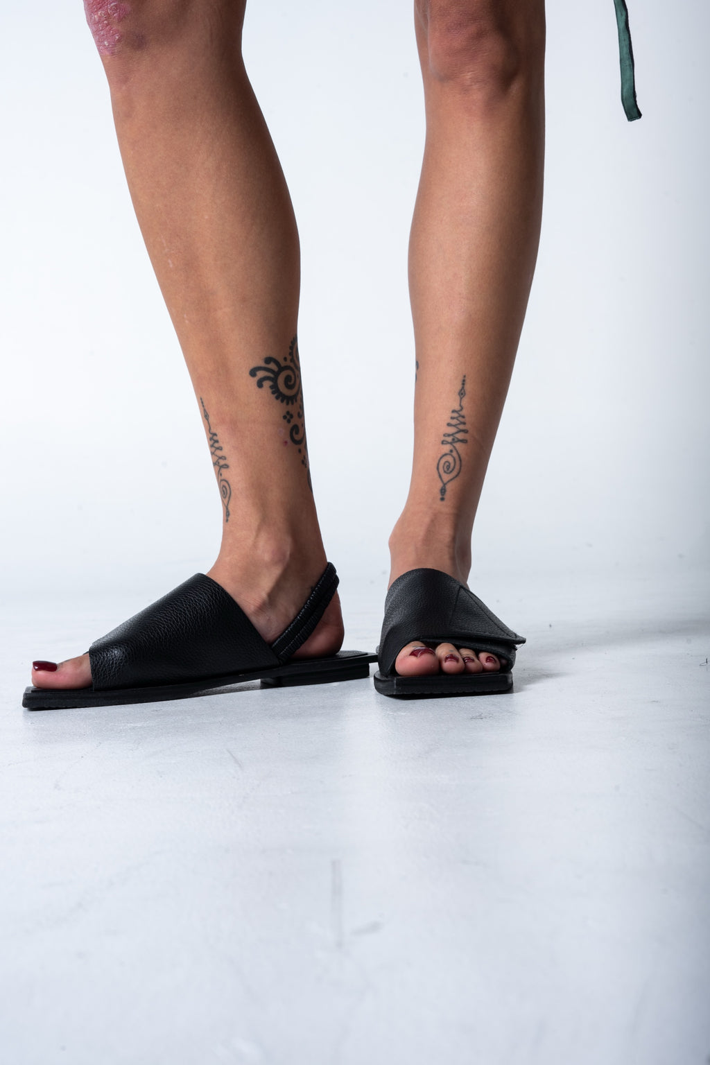 Phos Sandals - Black