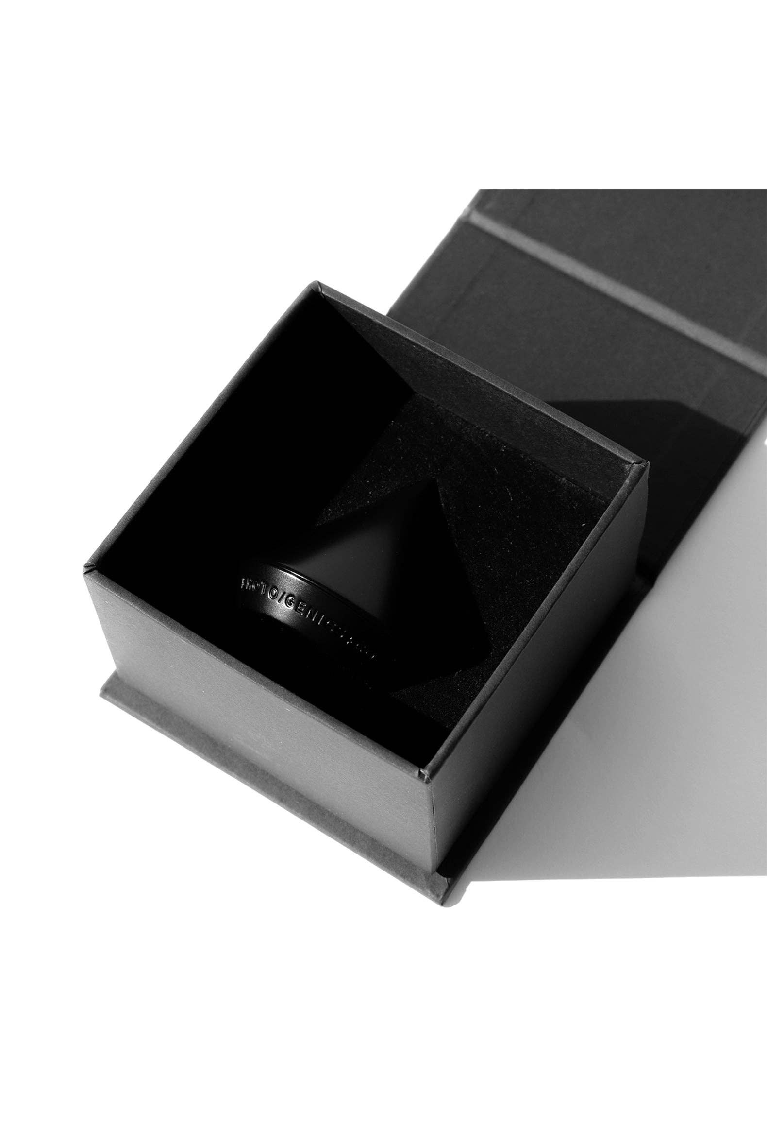 NO.3 SATIVA COMPACT SOLID PARFUM