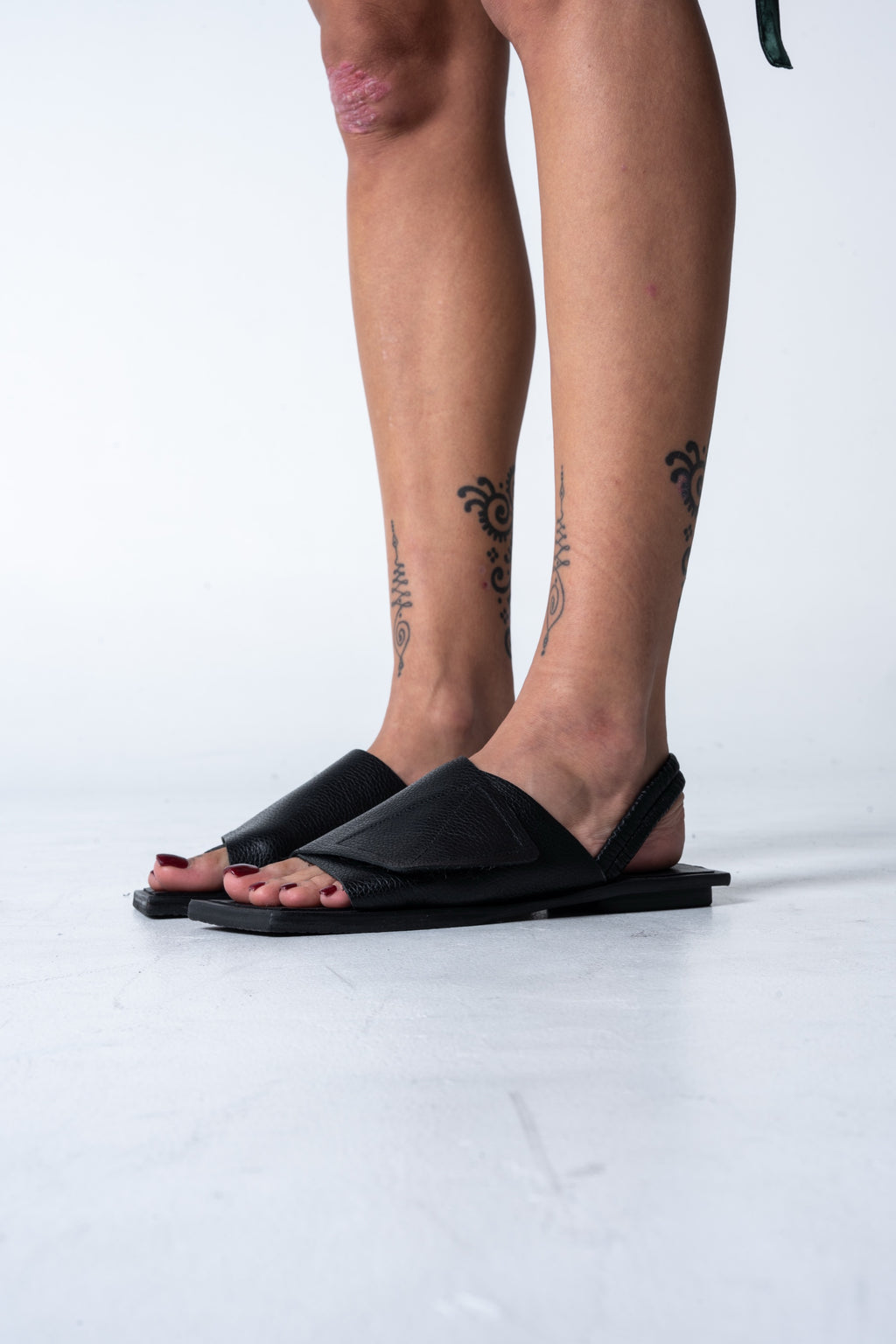 Phos Sandals - Black