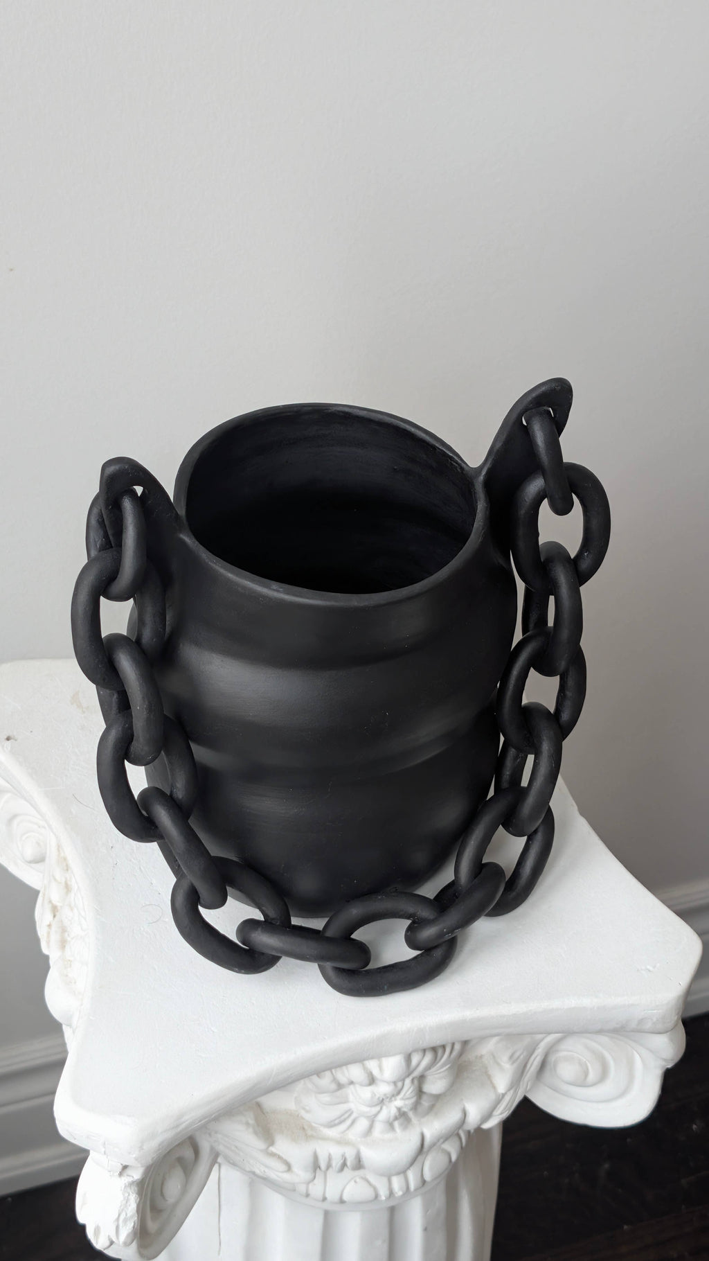 Handmade Ceramic Chain Vase | Black