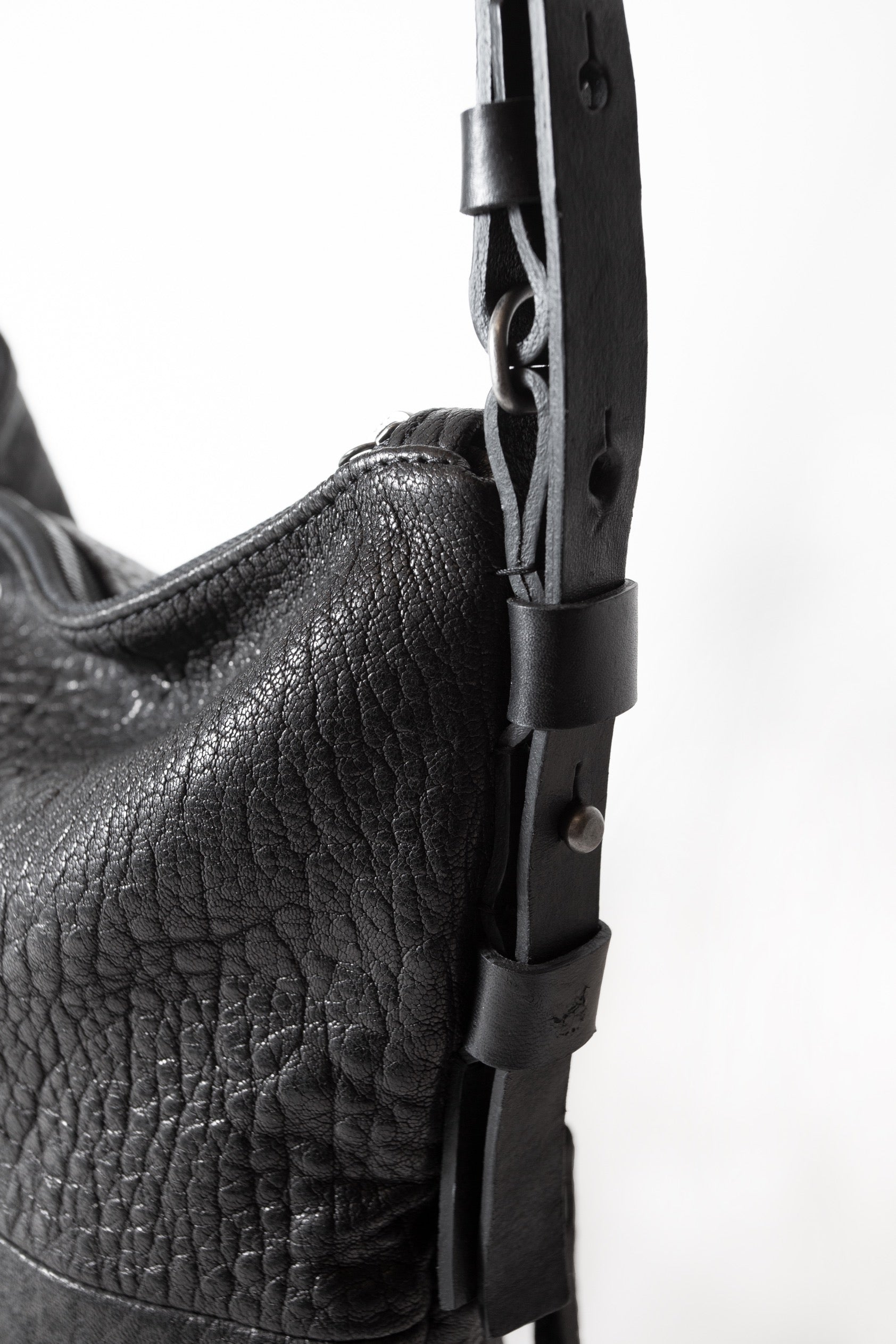 SLOUCHY BAG pebbly black