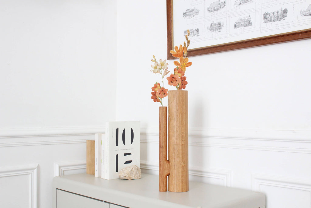 Soliflore Vase "Mesa"  in Solid Oak.