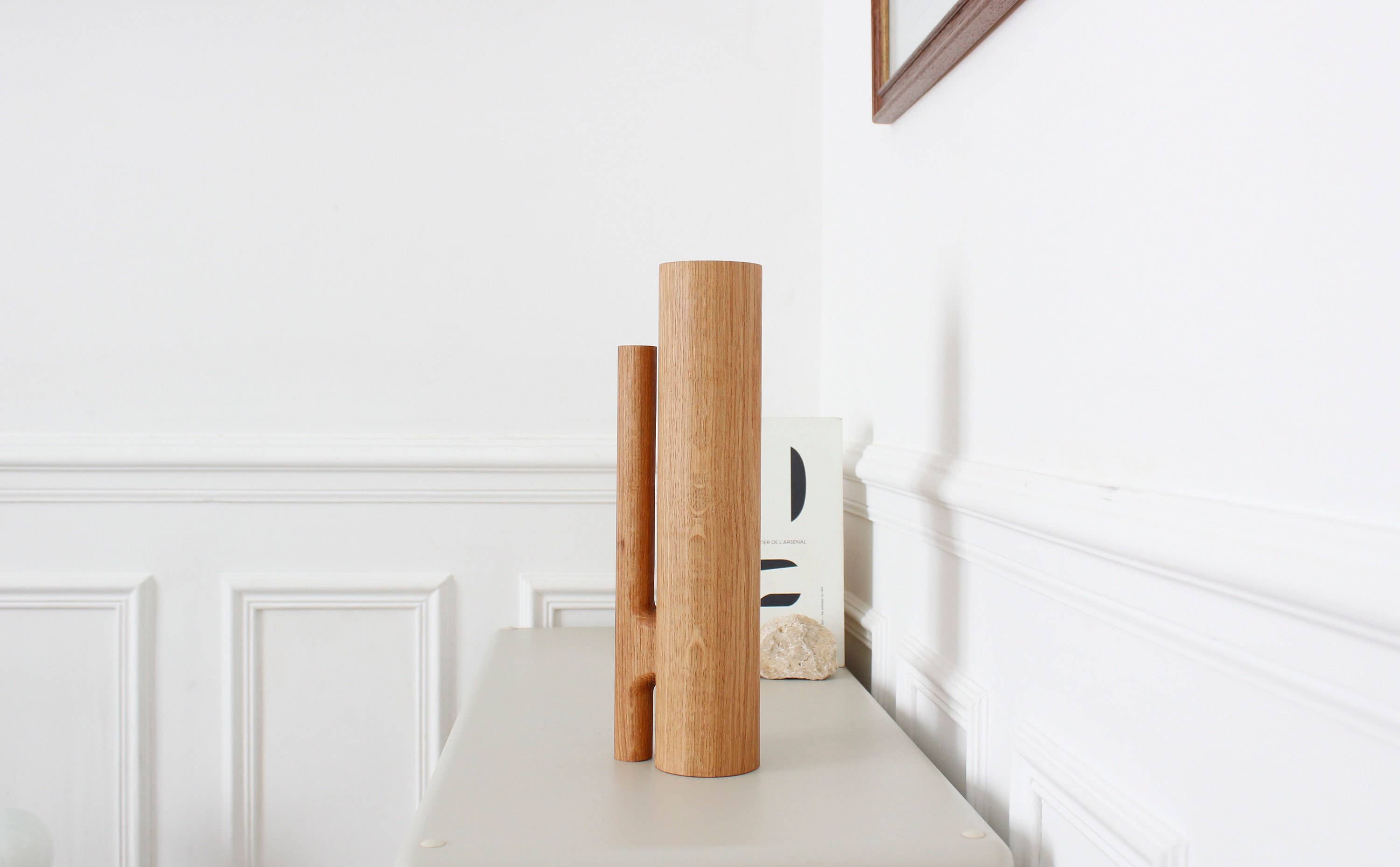 Soliflore Vase "Mesa"  in Solid Oak.