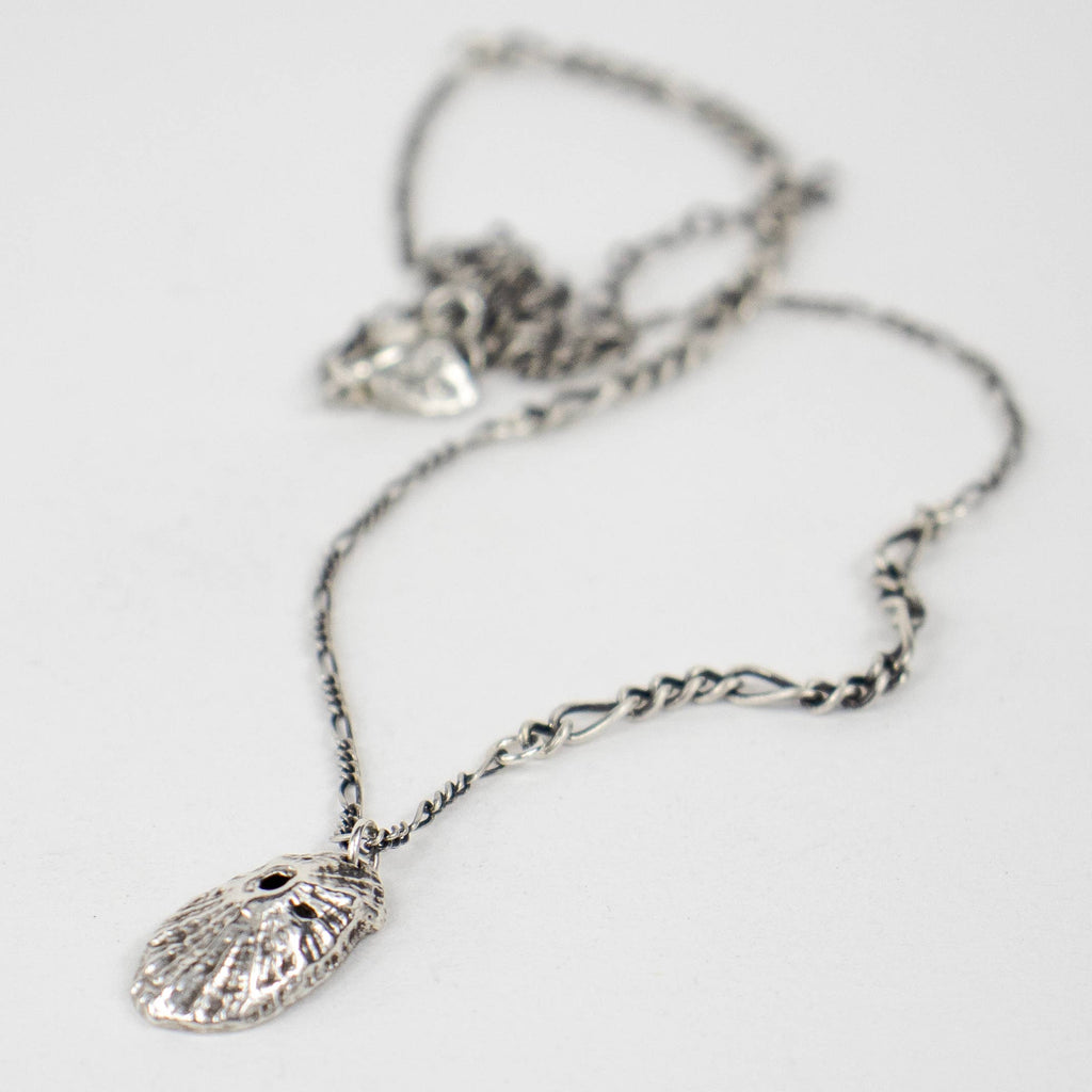 SILVER KEYHOLE SHELL MIXED-CHAIN PENDANT NECKLACE