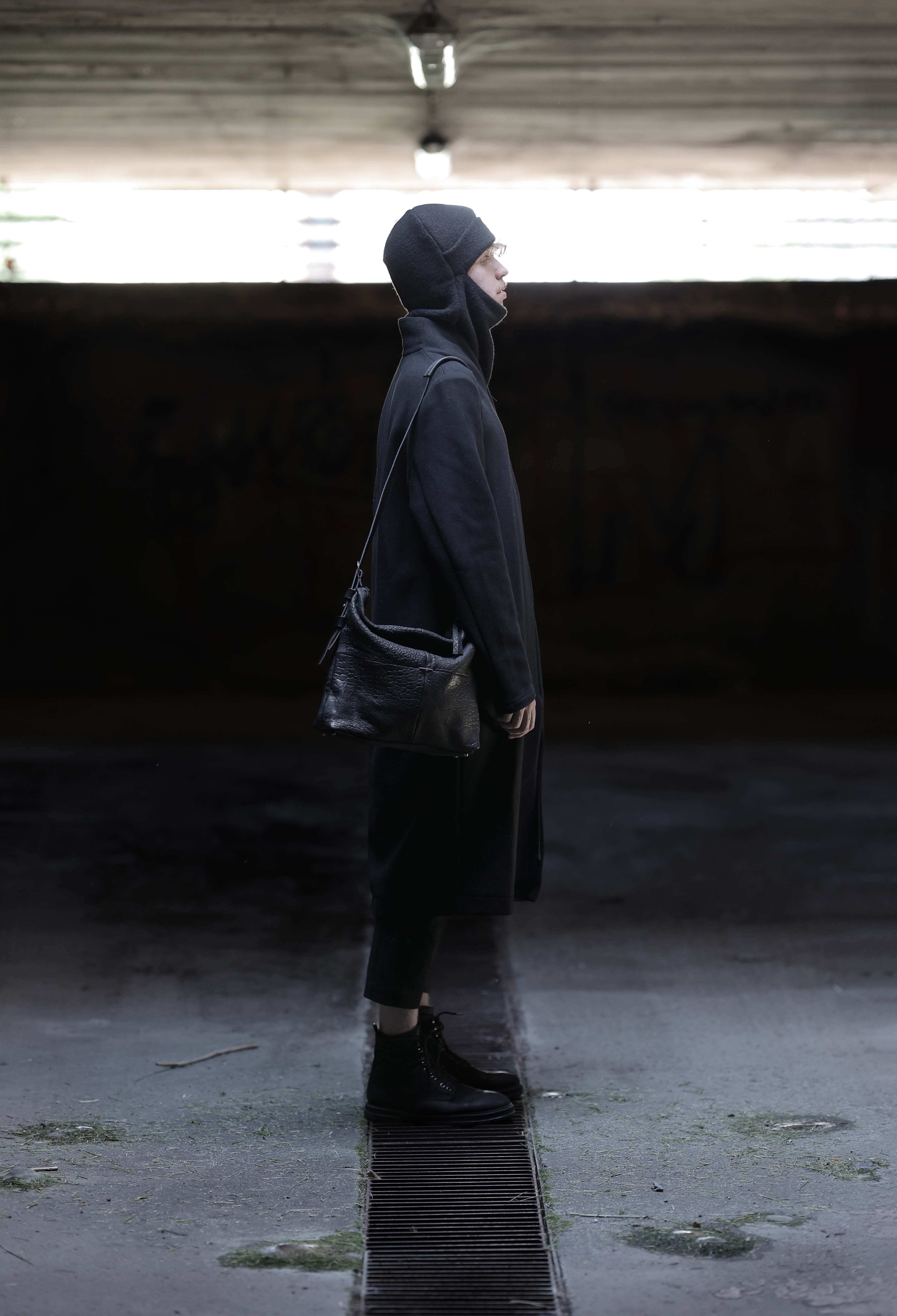 SLOUCHY BAG pebbly black