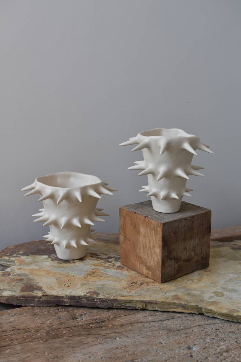 Handmade Spikes White Ceramic Flower Vase V
